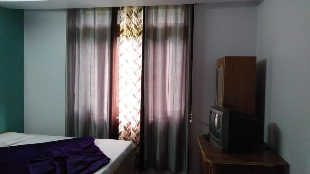 Debbhumi Regency Hotel Sangla Luaran gambar